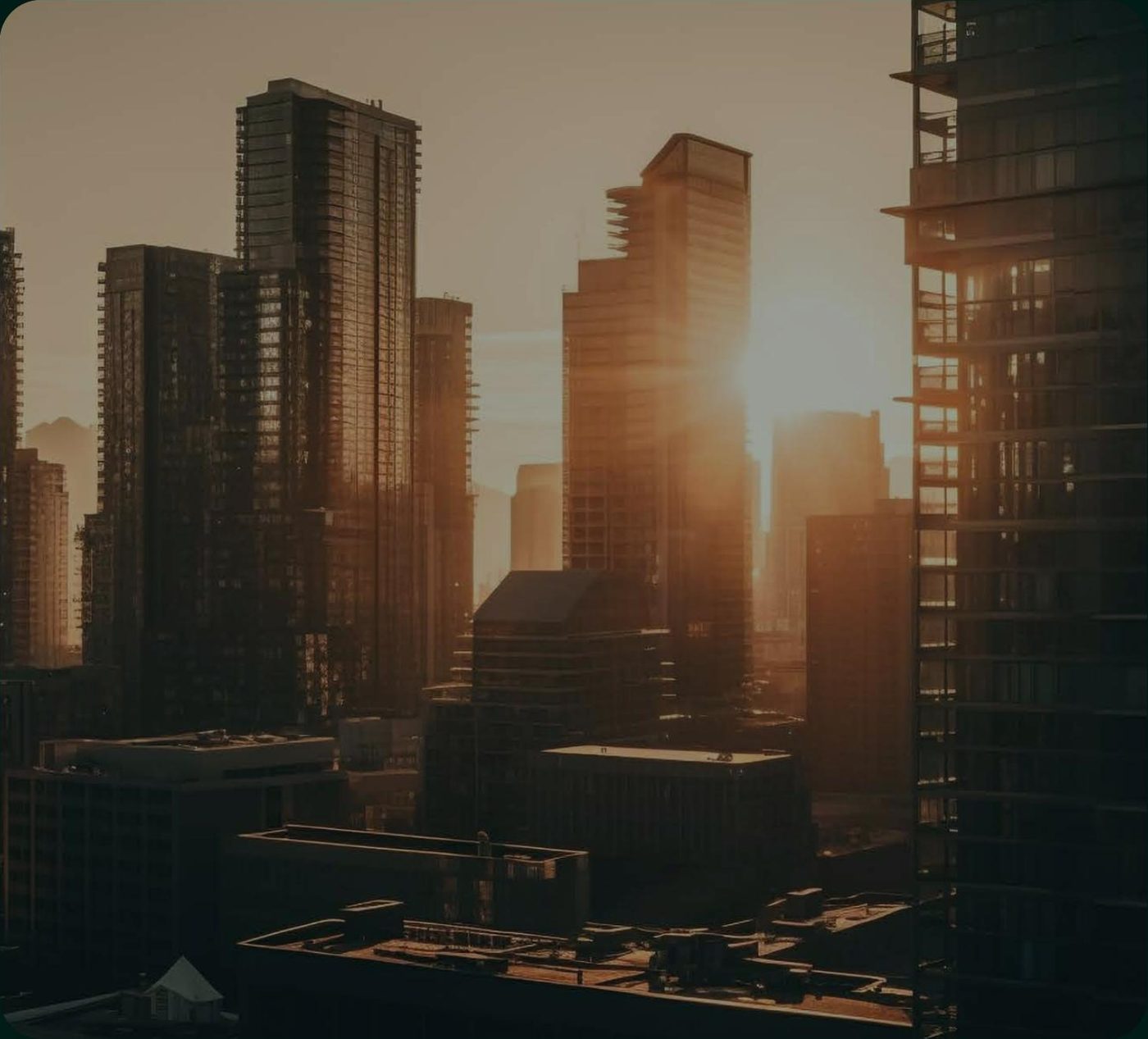 Skyline urbano ao pôr do sol